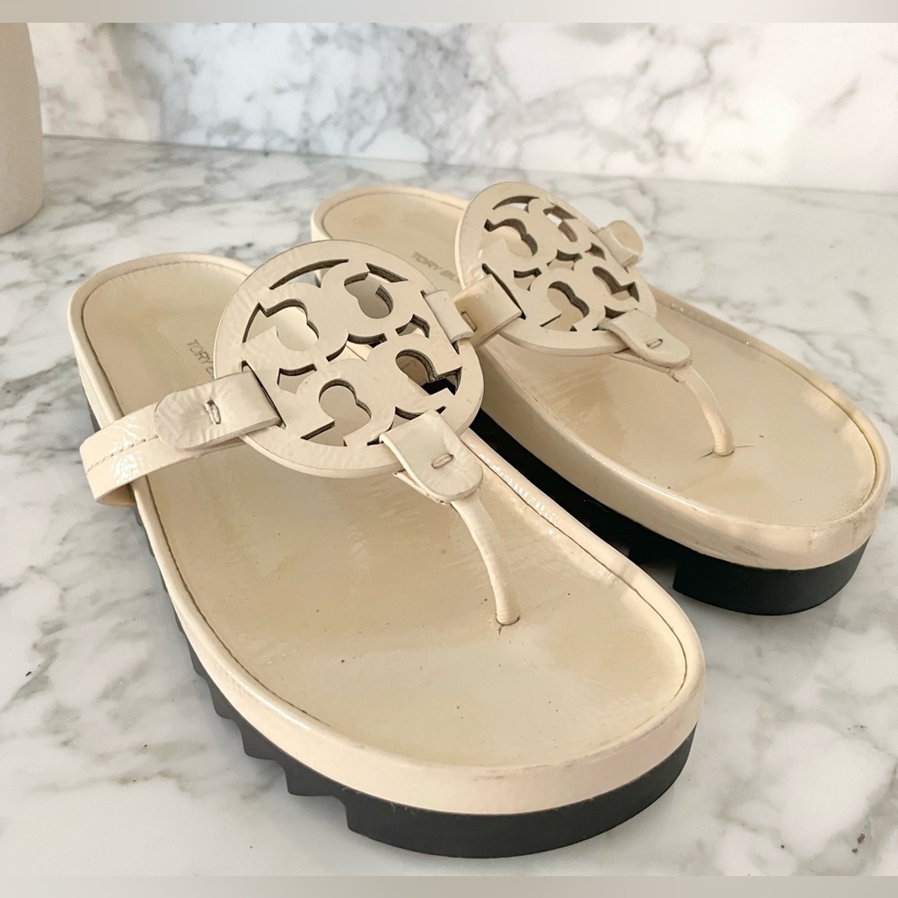 Tory Burch Miller Cloud Lug Sandals Size 8 Cream - Picture 11 of 11